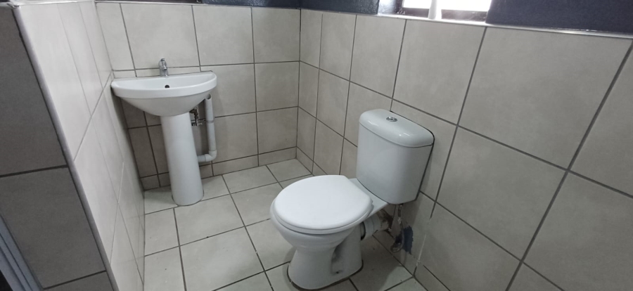 2 Bedroom Property for Sale in Loch Athlone Free State